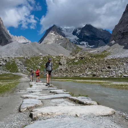 Les Niverolles Paradiski Chalet *